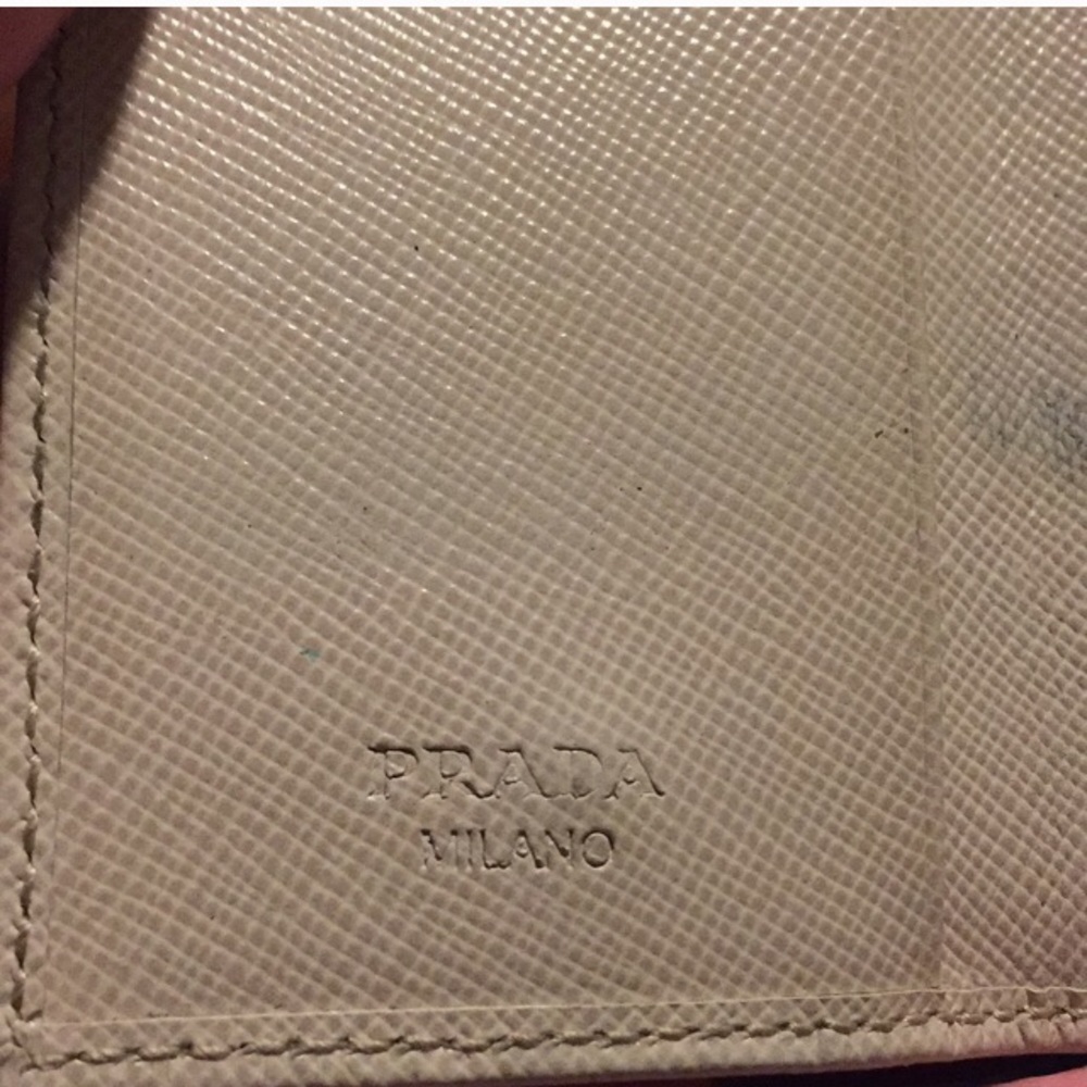 100% authentic Prada key holder - Picture 4 of 5